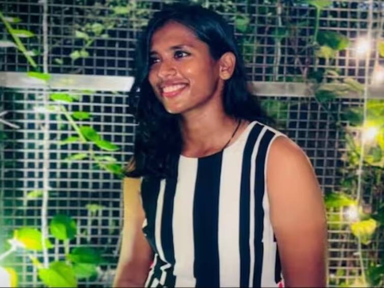 WPL 2024 auction: Daughter of a tamilnadu taxi driver, Keerthana Balakrishnan finds her way among big names WPL 2024 Auction: டாக்ஸி ட்ரைவர் மகள்... தமிழக வீராங்கனையை ஏலத்தில் எடுத்த மும்பை இந்தியன்ஸ்...யார் இந்த கீர்த்தனா?