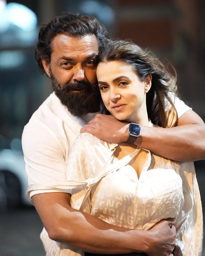 वहीं बात करें बॉबी देओल की फिल्म ‘एनिमल’ की तो ये इस वक्त बॉक्स ऑफिस पर शानदार प्रदर्शन कर रही है. फिल्म ने दुनियाभर में 650 करोड़ से ज्यादा की कमाई कर ली है.