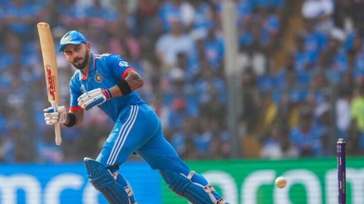 প্রাক্তন ভারতীয় অধিনায়ক দক্ষিণ আফ্রিকার বিরুদ্ধে ১২টি বিশ ওভারের ইনিংসে দুইটি অর্ধশতরানসহ মোট ৩১৮ রান করেছেন।