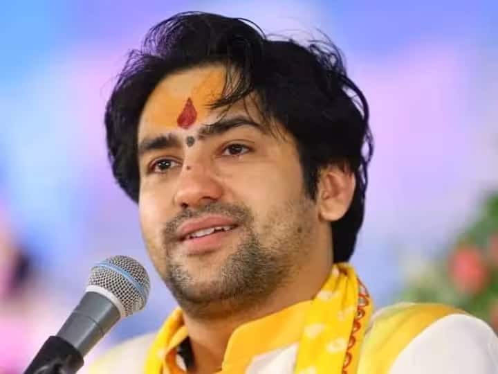 Dhirendra Shastri: धीरेंद्र शास्त्री को जान से मारने की धमकी देने वाला पटना से पकड़ा गया, खुद को बता रहा था लॉरेंस बिश्नोई गैंग का मेंबर MP Chhatarpur Police arrested man from Patna who threatened to kill Pandit Dhirendra Shastri Dhirendra Shastri: धीरेंद्र शास्त्री को जान से मारने की धमकी देने वाला पटना से पकड़ा गया, खुद को बता रहा था लॉरेंस बिश्नोई गैंग का मेंबर