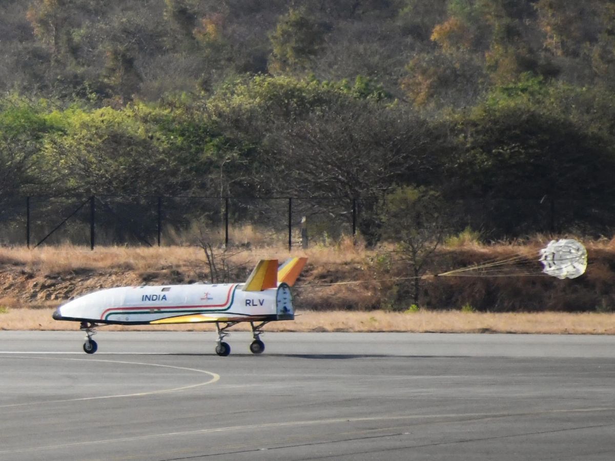 RLV LEX marked the first time a winged body was carried to an altitude of 4.5 kilometres by a helicopter and released for carrying out an autonomous landing on a runway. (Photo: ISRO)