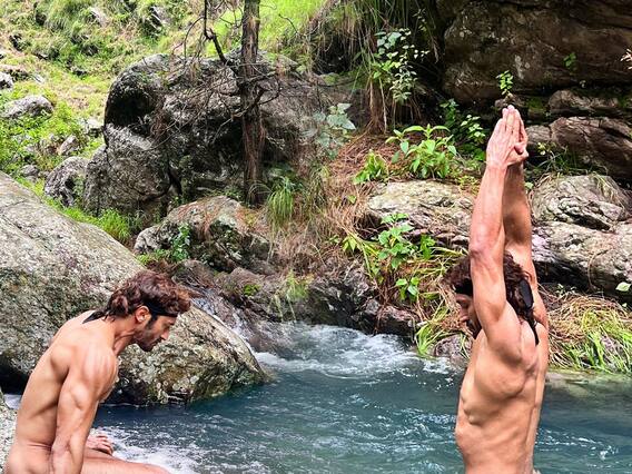 Vidyut Jammwal Nude Pics | హిమాలయాల్లో నగ్నంగా తిరుగుతున్న హీరో.. అసలేమైంది..? | ABP Desam