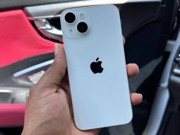 अगर आप पुराने फोन को एक्सचेंज कर iPhone खीरदते हैं तो आप और सस्ते में इसे खरीद सकते हैं. iPhone 14 और iPhone 14 Plus पर 34,500 रुपये का एक्सचेंज डिस्काउंट दिया जा रहा है.