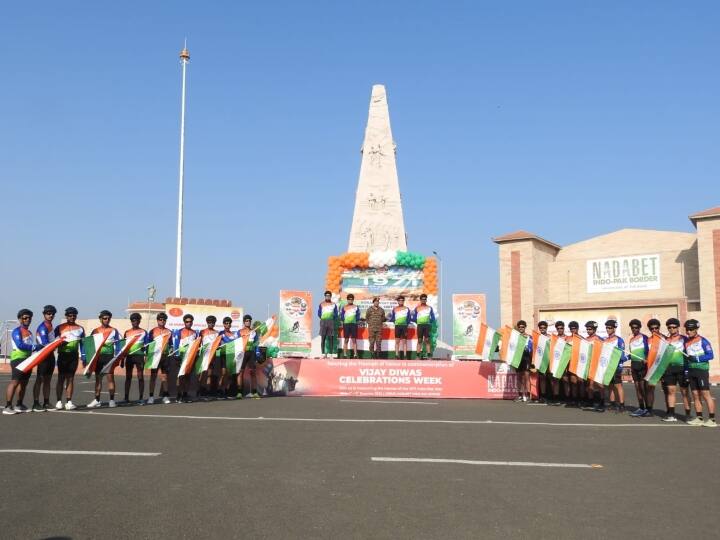 Vijay Diwas: विजय दिवस पर आर्मी डेजर्ट कोर का साइकिल अभियान, सेना के जवानों ने रैली के जरिये लोगों को किया जागरूक Vijay Diwas Army Desert Core Organize Cycle Rally on Vijay Diwas India Pakistan War 1952 ann Vijay Diwas: विजय दिवस पर आर्मी डेजर्ट कोर का साइकिल अभियान, सेना के जवानों ने रैली के जरिये लोगों को किया जागरूक