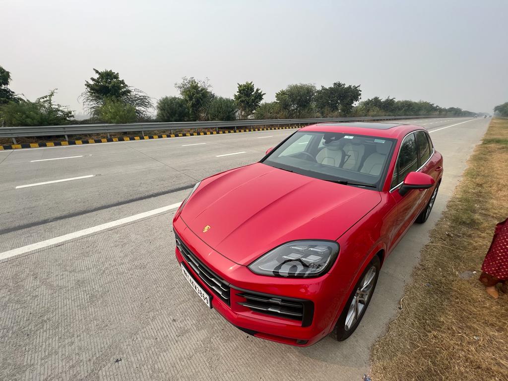 Porsche Cayenne Test Drive: नई पोर्शे कायेन के साथ दिल्ली से आगरा की रोड ट्रिप, ज्यादा कंफरटेबल फीचर्स के साथ मिलता है बेहतरीन एक्सपीरियंस 