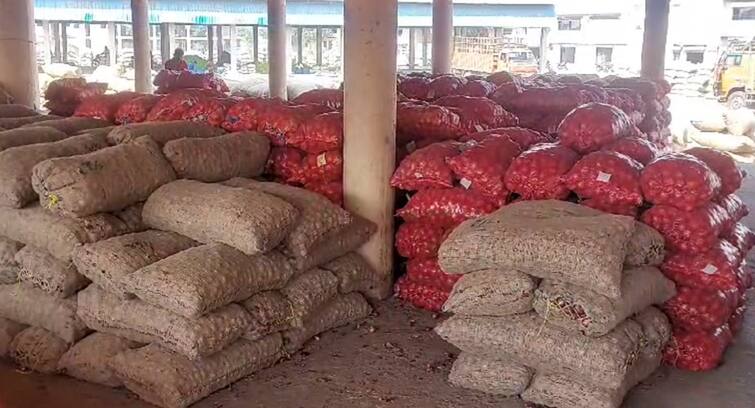 Bhavnagar:   Bhavnagar Marketing Yard has appealed to the farmers not to bring onions Bhavnagar:  ખેડૂતોની વધી મુશ્કેલી, ભાવનગર માર્કેટિંગ યાર્ડે ડુંગળી ન લાવવા કેમ કરી અપીલ ?