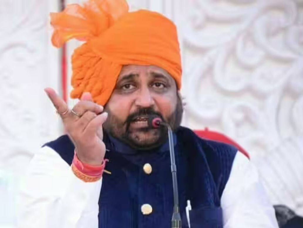 why karni sena chief sukhdev singh gogamedi killed know full story एक तरफ अदावत, दूसरी तरफ निजी दुश्मनी, जानिए क्यों हुई सुखदेव सिंह गोगामेड़ी की हत्या