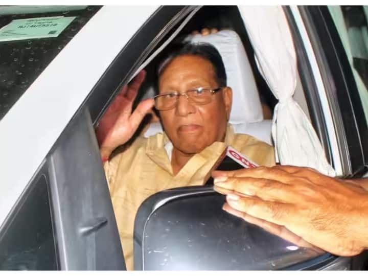 Rajasthan Politics: 'मेरे घर में जुटे थे 80 MLA, माकन आ जाते तो...' धारिवाल ने खारिज किया गहलोत का बयान फिर बताई हार की ये वजह Rajasthan Election Result Shanti Dhariwal rejected Ashok Gehlot statement and Told Congress defeat reason Rajasthan Politics: 'मेरे घर में जुटे थे 80 MLA, माकन आ जाते तो...' धारिवाल ने खारिज किया गहलोत का बयान फिर बताई हार की ये वजह