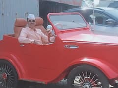 मावळच्या शेतकऱ्याचा जुगाड, टाकाऊपासून तयार केली विंटेज कार, एकदा चार्ज केली की....