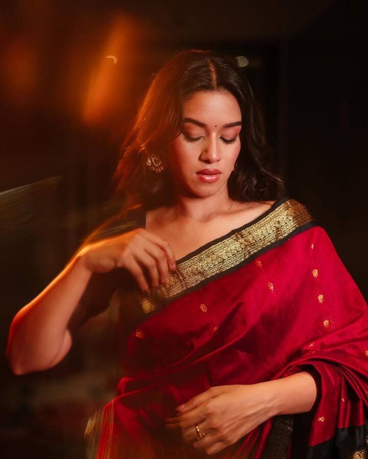 டப்ஸ் மேஷ், டிக்டாக் ஆகிய செயலிகளில் வீடியோ பதிவிட்டு பிரபலமானார்.