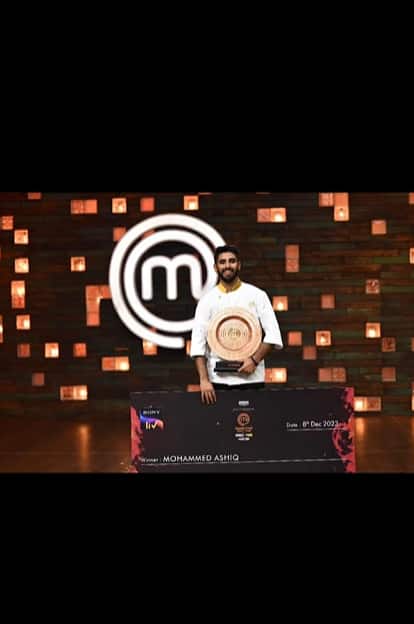 मोहम्मद आशिक शो में आने से पहले अपने गांव मेें ही एक जूस की दुकान चलाते थे, जिसका नाम कुलुक्की है.
