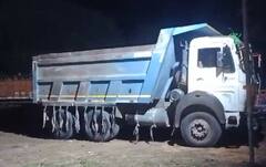 Accident: અરવલ્લીના અંબાસર પાસે ડમ્પરે બાઇકને મારી ટક્કર, ત્રણ યુવકોના ઘટનાસ્થળે મોત