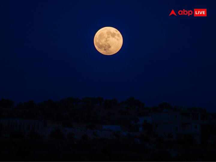 शुक्र (Venus) एक ऐसा ग्रह है, जिसके पास एक भी चांद नहीं है. पृथ्वी (Earth) के पास सिर्फ एक चांद है. जहां भारत ने हाल ही में चंद्रयान-3 को सफलतापूर्वक भेजा था.