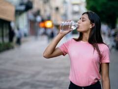 Health Tips: ਡਿਲੀਵਰੀ ਤੋਂ ਬਾਅਦ ਇਦਾਂ ਪਾਣੀ ਪੀਣਾ ਹੋ ਸਕਦਾ ਖ਼ਤਰਨਾਕ, ਜਾਣੋ