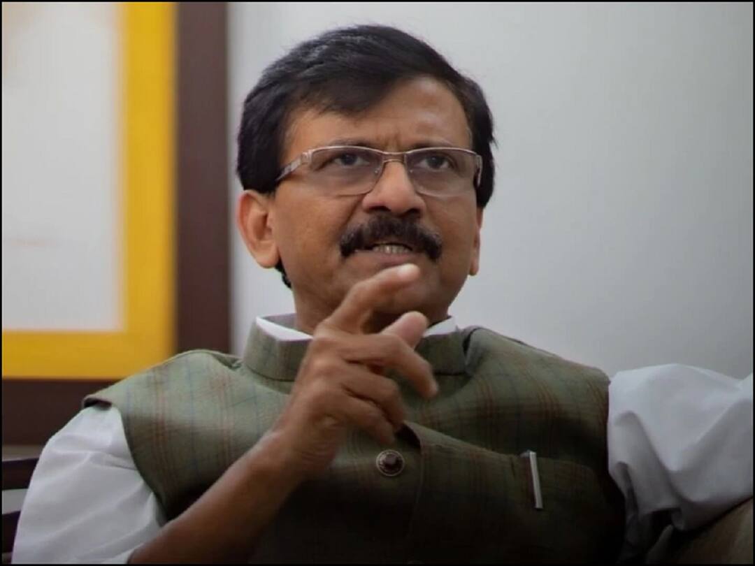Sanjay Raut Shiv Sena UBT Police filed fir against Sanjay Raut for writing article against PM Modi Sanjay Raut : संजय राऊतांना PM मोदींविरोधातील 'रोखठोक' भाष्य भोवले! उमरखेड पोलीस ठाण्यात देशद्रोहाचा गुन्हा दाखल