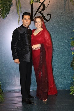 रणदीप हुड्डा के रिसेप्शन में लेडी लव तमन्ना का हाथ थामे पहुंचे विजय वर्मा, यूजर्स बोले - ‘जल्दी शादी कर लो यार...सीजन चल रहा है’