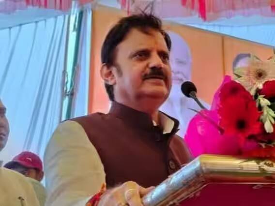 मध्य प्रदेशमध्ये दोन उप मुख्यमंत्री असतील. मध्य प्रदेश भाजपच्या आमदारांच्या बैठकीत राजेंद्र शुक्ला आणि जगदीश देवडा यांनी उप मुख्यमंत्री म्हणून निवडण्यात आले.