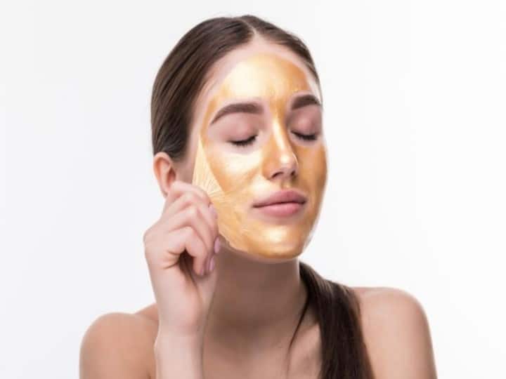 Orange Peel Face Mask: नेशनल लाइब्रेरी ऑफ मेडिसिन के अनुसार, संतरे के छिलकों में हेसप्रिडिन नाम का तत्व पाया जाता है, जो स्किन पर मेलानिन के प्रभाव को कम करने का काम करता है.