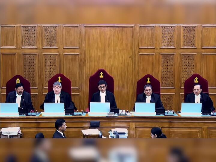 The Supreme Court on Monday upheld the constitutional validity of abrogation of Article 370 in Jammu and Kashmir. The judgment was pronounced by five-judge bench of Supreme Court headed by CJI DY Chandrachud besides Justices Sanjay Kishan Kaul, Sanjiv Khanna, BR Gavai and Surya Kant. Image Source: PTI