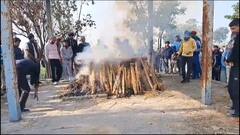 Ludhiana news: ਛਪਾਰ ਪਿੰਡ ਦੇ ਨੌਜਵਾਨ ਦੀ ਵਿਦੇਸ਼ 'ਚ ਮੌਤ, ਪਰਿਵਾਰ 'ਚ ਪਸਰਿਆ ਸੋਗ, ਕੀਤਾ ਅੰਤਿਮ ਸੰਸਕਾਰ