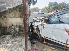 दूल्हे की तेज रफ्तार कार ने ठेले को रौंदा, दीवार से टकराई गाड़ी, दो युवकों की मौत