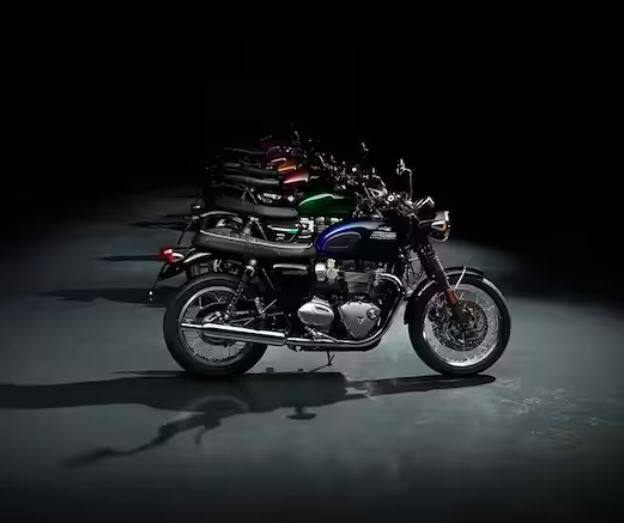 ਇਸ ਲਿਸਟ 'ਚ ਪਹਿਲਾ ਨਾਂ Triumph Bonneville Stealth Edition ਬਾਈਕ ਦਾ ਹੈ। ਇਸ ਬਾਈਕ ਨੂੰ ਐਕਸ-ਸ਼ੋਰੂਮ 9.09 ਲੱਖ ਰੁਪਏ ਦੀ ਸ਼ੁਰੂਆਤੀ ਕੀਮਤ 'ਤੇ ਲਾਂਚ ਕੀਤਾ ਗਿਆ ਹੈ।