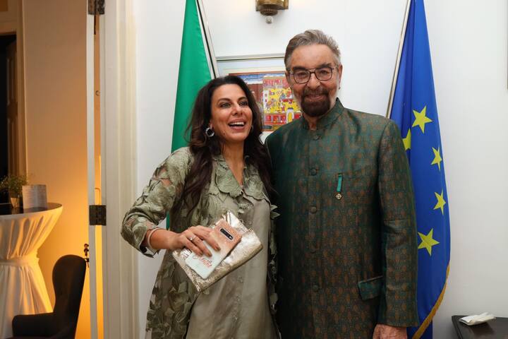 Kabir gave a heartwarming speech thanking Italy and the Italian people for their enduring love over the years. He thanked his wife, children, and grandchildren for their presence and the joy they bring into his life.