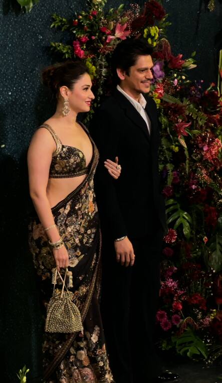 बता दें कि तमन्ना भाटिया की इन तस्वीरों पर अब यूजर्स अलग-अलग प्रतिक्रिया दे रहे हैं. साथ ही कपल को शादी करने की सलाह भी देते दिखे. एक यूजर ने कमेंट में लिखा कि, ‘जल्दी शादी कर लो यार, विंटर सीजन शादी का ही है...’