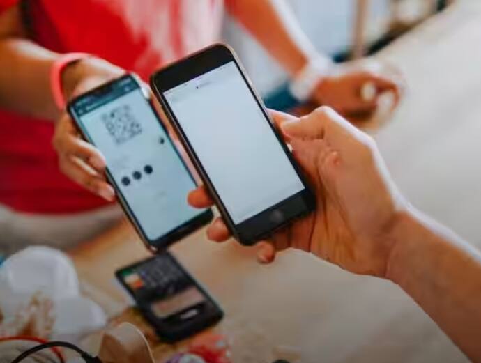 तुम्ही चुकून इतर कोणत्याही क्रमांकावर किंवा खात्यावर पैसे पाठवले असल्यास, तुम्ही तुमचे पैसे 48 तासांच्या आत काढू शकता.