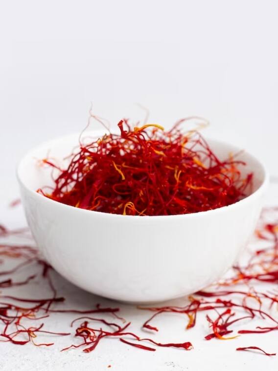 क्या घर पर उगा सकते हैं 1 लाख रुपये किलो वाला केसर?