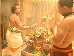 IN Pics: 12 करोड़ से अधिक श्रद्धालुओं ने बाबा काशी विश्वनाथ दरबार में लगाई हाजिरी, राजनीत फ़िल्म खेल जगत के दिग्गज़ो ने भी टेका मत्था