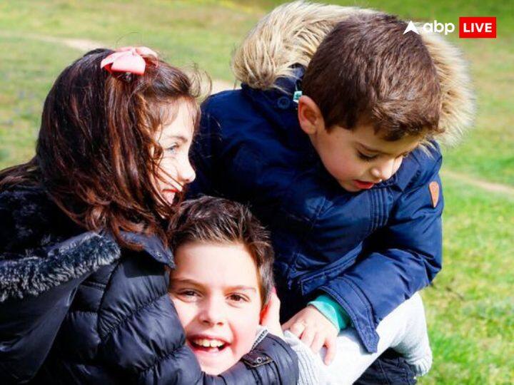 जिन बच्चों का जन्म 3,12,21, 30 को होता है, उनका मूलांक 3 या अंक गणित से 3 माना जाता है. 3 मूलांक वाले बचपन से ही इंटेलिजेंट होते हैं. ऐसे बच्चे अपने जीवन में  नई -नई योजनाएं बनाते हैं और उसको पूरा करने का भी दम रखते हैं.