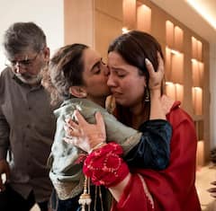 Pics: बहन की शादी में फूट-फूटकर रोईं Sanya Malhotra, इमोशनल कर देंगी विदाई की ये तस्वीरें