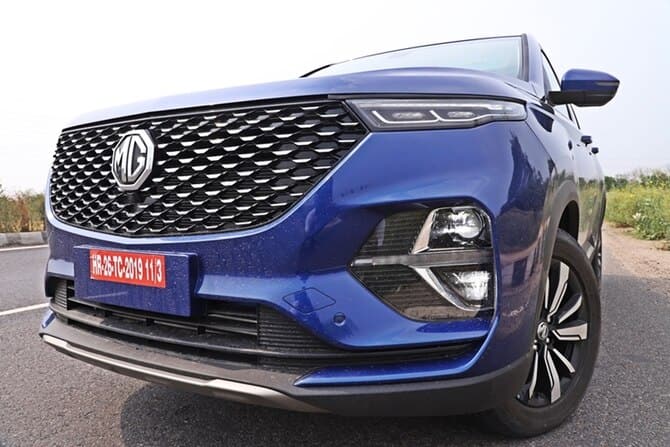 एमजी अपनी एस्टर, ग्लॉस्टर और जेडएस इलेक्ट्रिक कार खरीदने पर 1 लाख रुपए तक का डिस्काउंट ऑफर कर रही है.