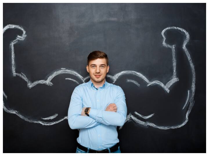 सर्दियों में इम्यूनिटी कम हो जाती है ऐसे में थकान जल्दी हो जाता है. जब भी आपको कमजोरी या थकान महसूस होती है, उस समय गोंद के लड्डू खाना बहुत ही फायदेमंद होता है.  क्योंकि गोंद में भरपूर मात्रा में पौष्टिक तत्व पाए जाते हैं, जो शरीर को एनर्जी देते हैं.