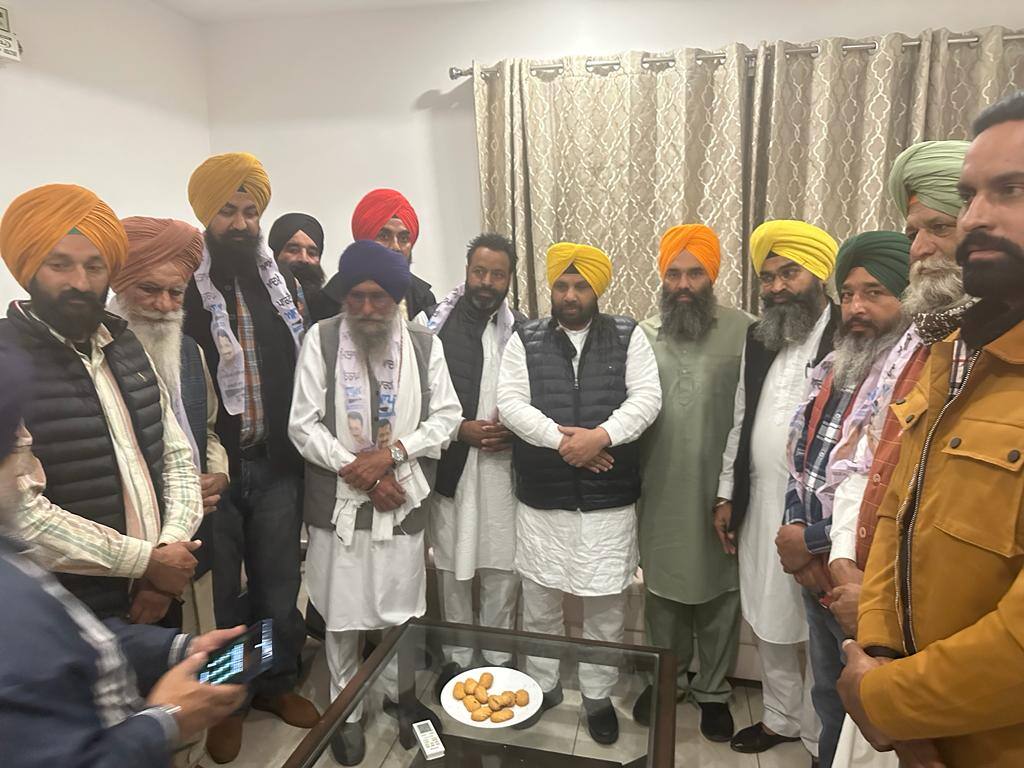 Dozens of families left Congress and joined AAP in village Bhangwan AAP: ਕਾਂਗਰਸ ਨੂੰ ਲੱਗਿਆ ਝਟਕਾ, ਆਮ ਆਦਮੀ ਪਾਰਟੀ 'ਚ ਸ਼ਾਮਲ ਹੋਏ ਦਰਜਨਾਂ ਲੋਕ