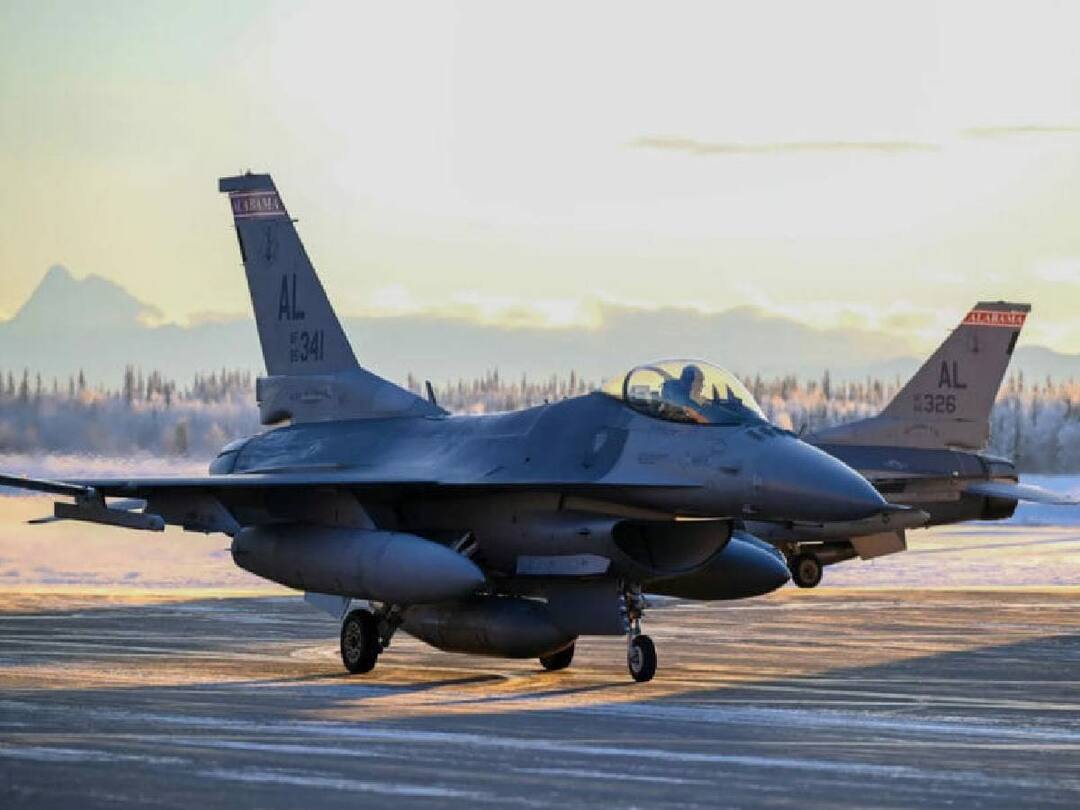 US F16 Fighter Jet Crash: பரபரப்பு.. தென் கொரியாவில் விபத்துக்குள்ளான அமெரிக்க போர் விமானம்.. உயிர் தப்பிய விமானி..