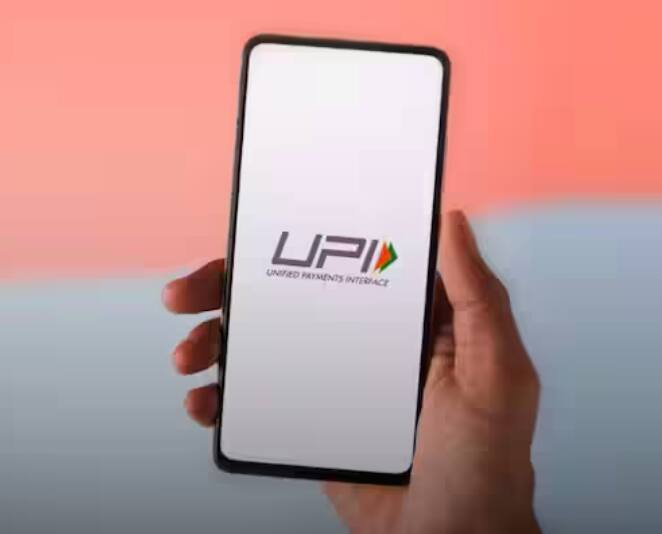 जर एखाद्याचे पैसे चुकीच्या खात्यात गेले असतील तर तुम्ही तुमचे पैसे घेऊ शकता अशी RBI ची कडक मार्गदर्शक सूचना आहे.