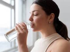 Health Tips: डिलीवरी के बाद इस तरीके से पानी पीना हो सकता है खतरनाक