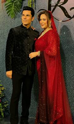 Randeep-Lin Pics: वेडिंग रिसेप्शन में पत्नी लिन का हाथ थामकर पहुंचे रणदीप हुड्डा, मैरून साड़ी में सिर पर पल्ला लिए बेहद खूबसूरत दिखीं एक्टर की दुल्हन