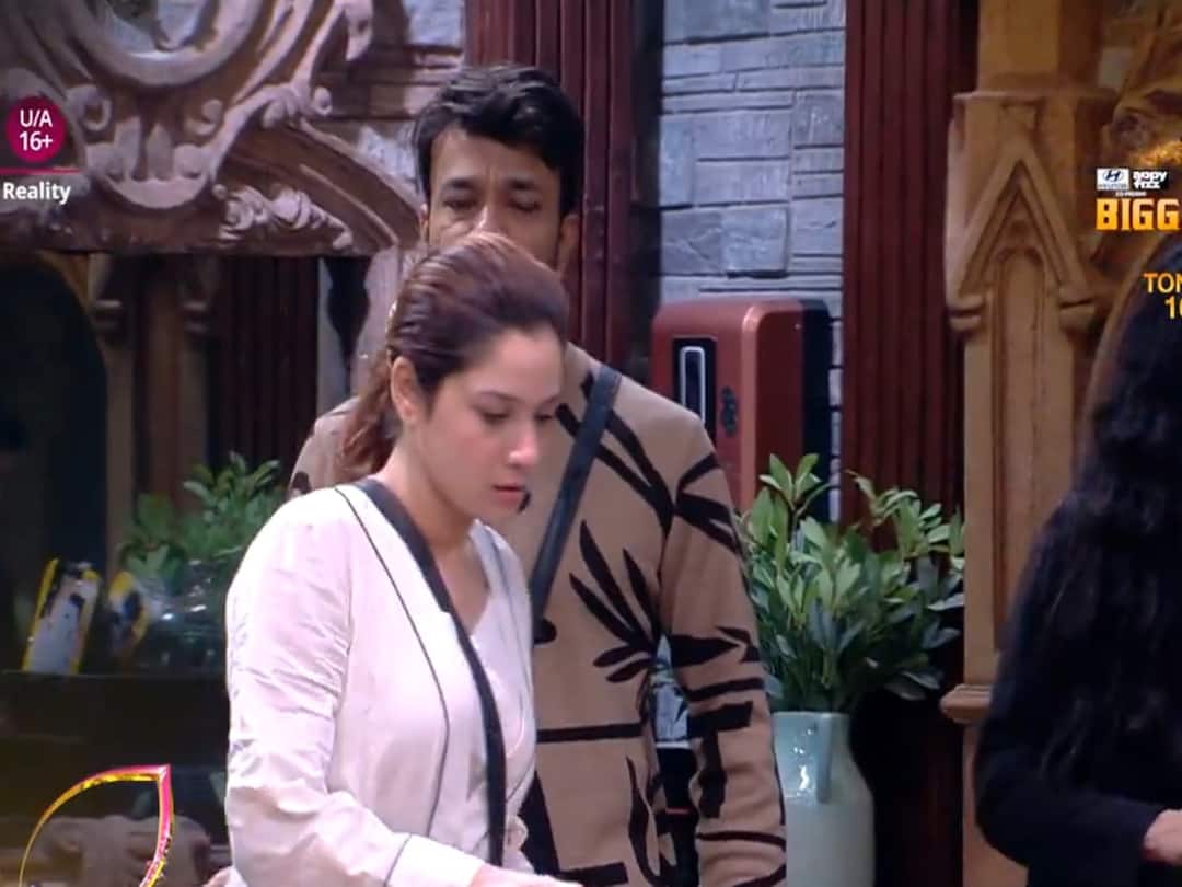 Bigg Boss 17: Vicky Jain And Ankita Lokhande Get In Another Fight Over Food Leaving The Latter In Tears Bigg Boss 17: Vicky Jain And Ankita Lokhande Get In Another Fight Over Food, Leaving The Latter In Tears
