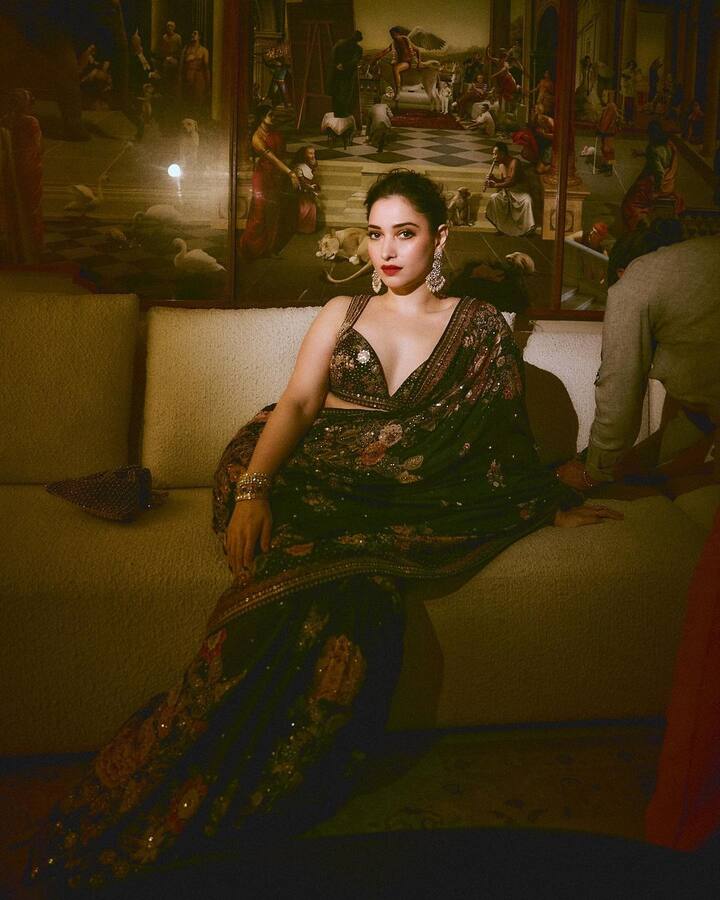 చీర కట్టిన తమన్నా (Image Courtesy: tamannaahspeaks / instagram)