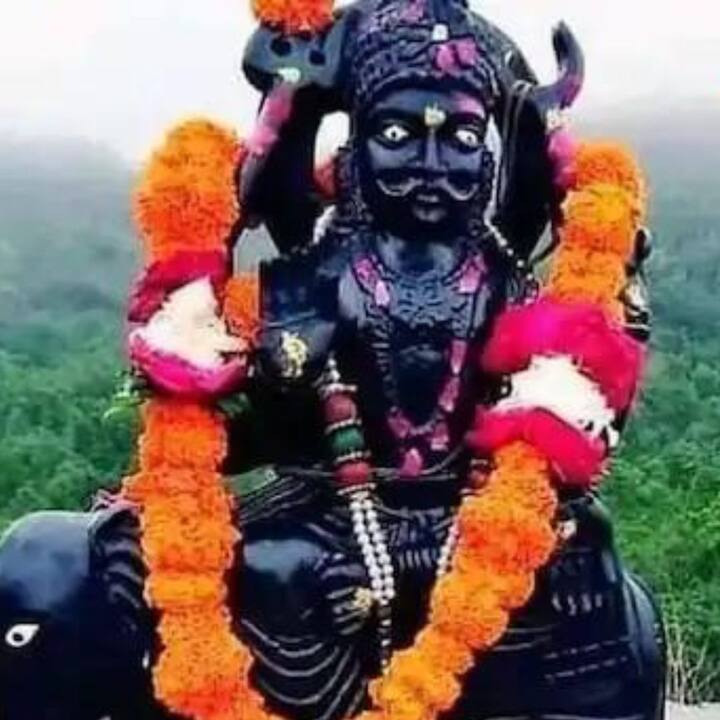 নতুন বছরে, শনি কর্কট এবং বৃশ্চিকের পেছন ছাড়বে না। এই রাশির জাতক-জাতিকার ওপর শনির ধাইয়ার প্রভাব দেখা যাবে। শনিদেব নতুন বছরে এই রাশির জাতকদের সমস্যায় ফেলবেন।