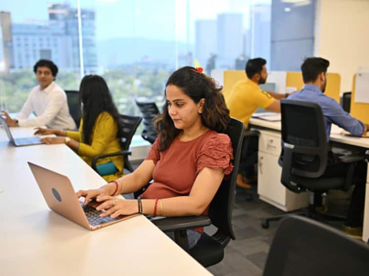 TeamLease Hiring Trends In India: Consumer & Retail Poised For Resurgence, Caution In Financial Services Hiring Trends In India: Consumer & Retail Poised For Resurgence, Caution In Financial Services