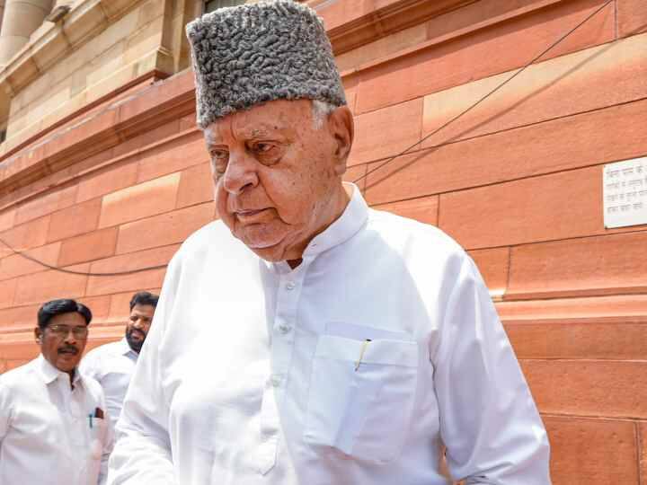 Farooq Abdullah statement on Supreme Court verdict On Article 370 says Let Jammu and Kashmir go to hell 'जहन्नुम में जाए जम्मू-कश्मीर...' अनुच्छेद 370 को लेकर सुप्रीम कोर्ट के फैसले ने नाराज दिखे फारूक अब्दुल्ला
