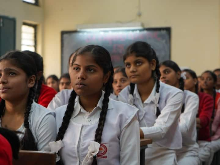 CBSE Board Releases Datesheet for Class 10th and 12th CBSE Exam Date 2024: सीबीएसई ने जारी की 10वीं व 12वीं क्लास की डेटशीट, ऐसे करें डाउनलोड