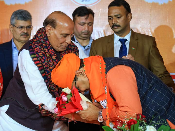 Bhajan Lal Sharma: राजस्थान विधानसभा का पहली बार चुनाव जीतने वाले भजनलाल शर्मा प्रदेश के अगले मुख्यमंत्री होंगे. उनके नाम का प्रस्ताव पूर्व मुख्यमंत्री वसुंधरा राजे ने किया था.