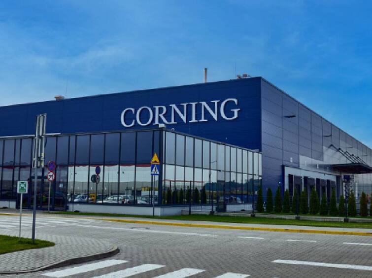 Apple's screen vendor Corning to open ₹1,000 crore gorilla glass facility in Tamil Nadu Corning: தமிழ்நாட்டில் ரூ.1,000 கோடியில் கொரில்லா க்ளாஸ் உற்பத்தி ஆலை - எங்கு தெரியுமா?