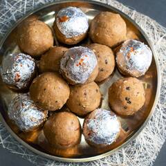 ਸਰਦੀਆਂ 'ਚ ਇਮਿਊਨਟੀ ਵਧਾਉਣ ਲਈ ਜ਼ਰੂਰ ਖਾਓ ਗੋਂਦ ਦੇ ਲੱਡੂ