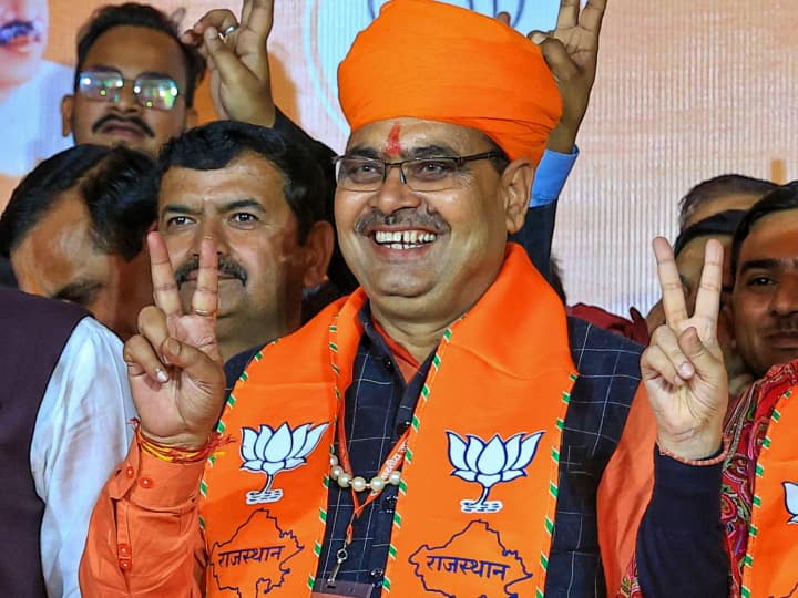 भजनलाल शर्मा ने अपने निकट प्रतिद्वंदी कांग्रेस के पुष्पेंद्र भारद्वाज को 48,081 वोटों के अंतराल से मात दी थी. उनको कुल वोट 145162 मिले थे. तीसरे नंबर पर आम आदमी पार्टी के अमित दधीच रहे थे.